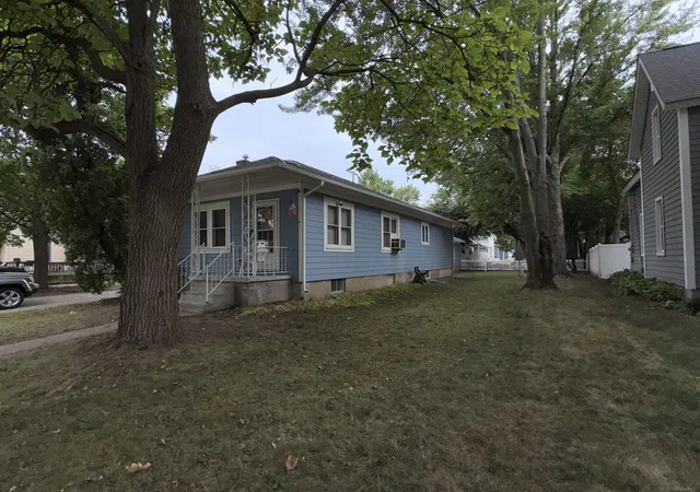 Photo 2 of Sale Pending at 36 Smith St, Mount Clemens, MI 48043 | MLS# 50220197 | Listing updated on 2026-09-05