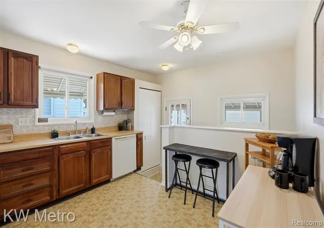 Homes for sale in Madison Heights, MI | 732 Hecht Dr, Madison Heights, MI 48071 | MLS# 61007472