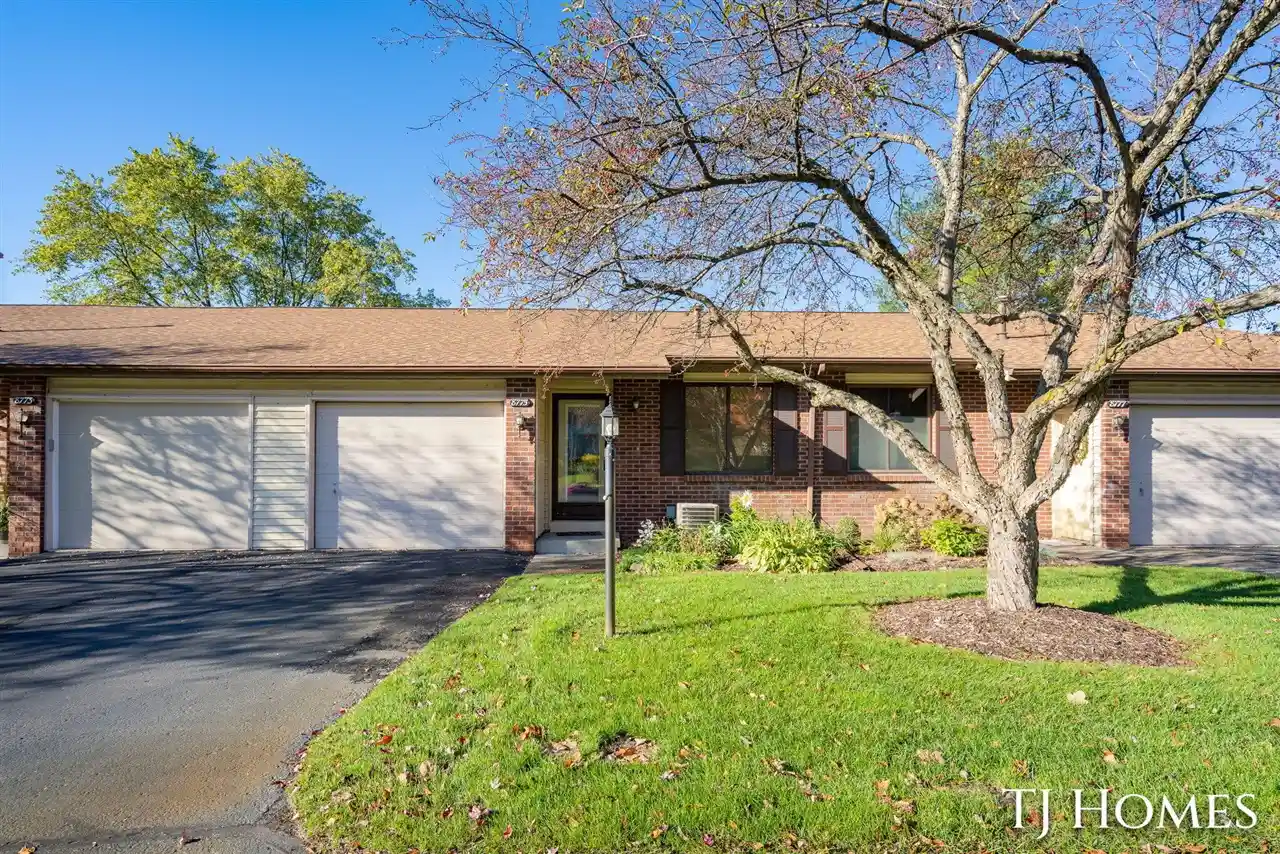 Condo for sale at 8775 Courtland Dr, Rockford, MI 49341 | MLS# 70566208