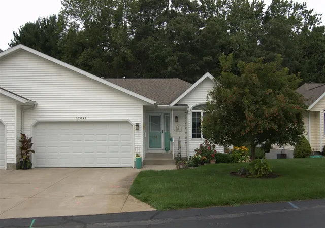 2nd image of 17041 Grandview Dr, Spring Lake, MI 49456 | MLS# 70553490