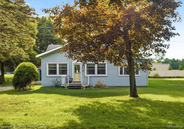 Photo 1 of Sale Pending at 6965 Lakeport Dr, Lakeport, MI 48059 1940 | MLS# 61025033 | Listing updated on 2026-09-12