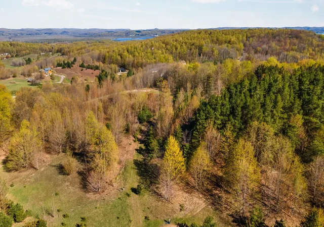 22nd image of 00 S Cottonwood Dr, Traverse City, MI 49684 | MLS# 80068690