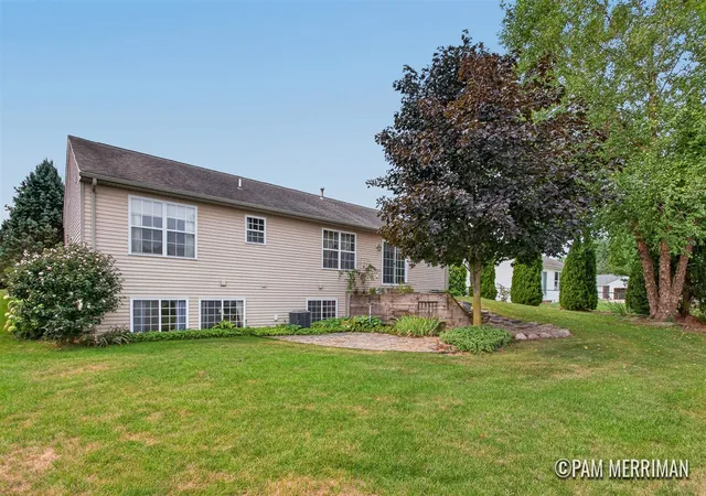 Photo 3 of Sale Pending at 2851 Nordic Ave, Kalamazoo, MI 49004 | MLS# 70551918 | Listing updated on 2026-08-30