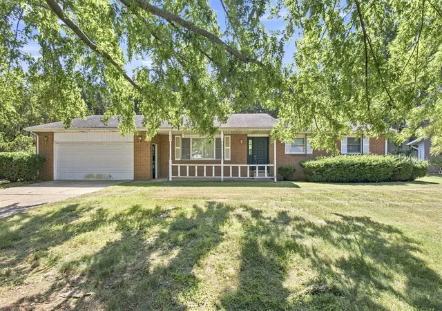 Photo 1 of Single family home for sale at 1436 St Joseph Cir, Saint Joseph, MI 49085 | MLS# 70555509 | Listing updated on 2026-09-14