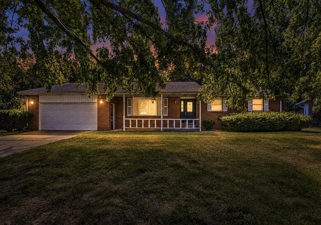 Photo 2 of Single family home for sale at 1436 St Joseph Cir, Saint Joseph, MI 49085 | MLS# 70555509 | Listing updated on 2026-09-14