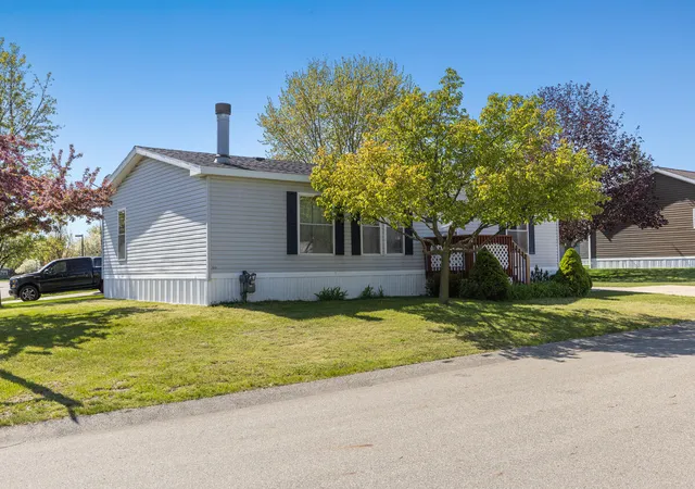 Homes for sale in Cedar Springs, MI | 13735 Shamrock Ln, Cedar Springs, MI 49319 | MLS# 70533641