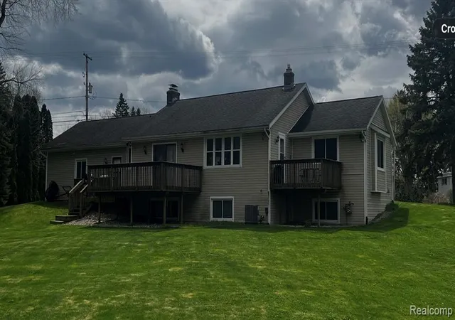 Photo 2 of Single family home for sale at 3015 3 Mile Rd, Grand Rapids, MI 49525 | MLS# 61022474 | Listing updated on 2026-08-23