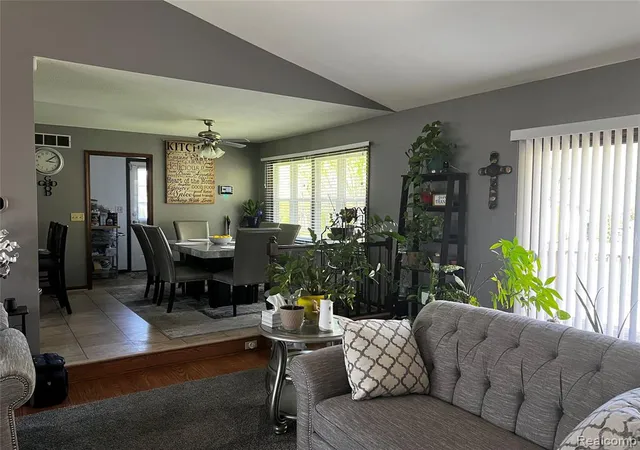 Photo 4 of Single family home for sale at 3015 3 Mile Rd, Grand Rapids, MI 49525 | MLS# 61022474 | Listing updated on 2026-08-23