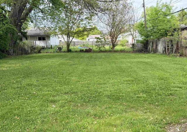 Homes for sale in Monroe, MI | 2042 Cloverdale Dr, Monroe, MI 48161 | MLS# 50207841