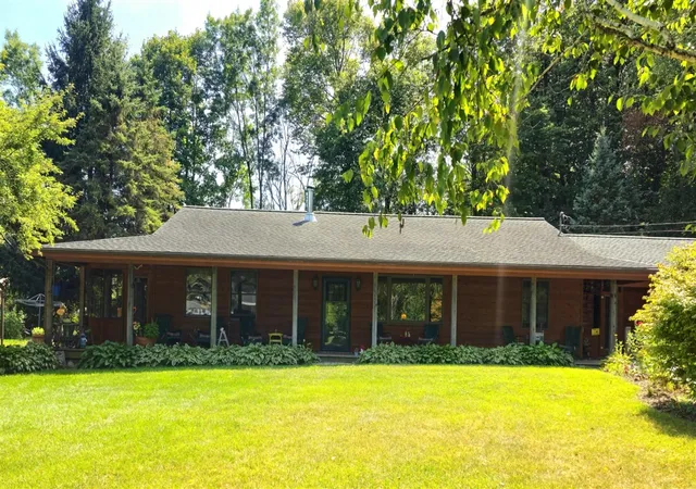 Photo 3 of Sale Pending at 5435 State Rd, Hillsdale, MI 49242 | MLS# 70489058 | Listing updated on 2026-03-29