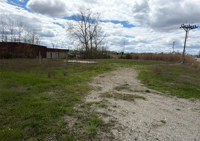 3rd image of 3155 W Thompson Rd, Fenton, MI 48430 | MLS# 60989091