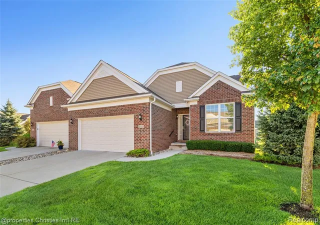3rd image of 2033 Orwell St, Lake Orion, MI 48360