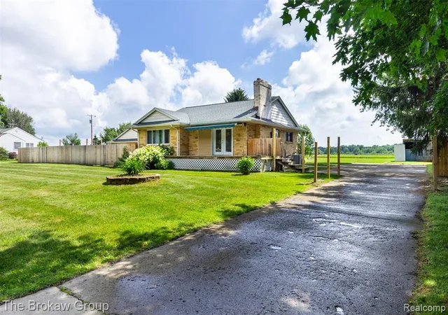 Homes for sale in Fostoria, MI | 7272 N Lapeer Rd, Fostoria, MI 48435 | MLS# 61005061