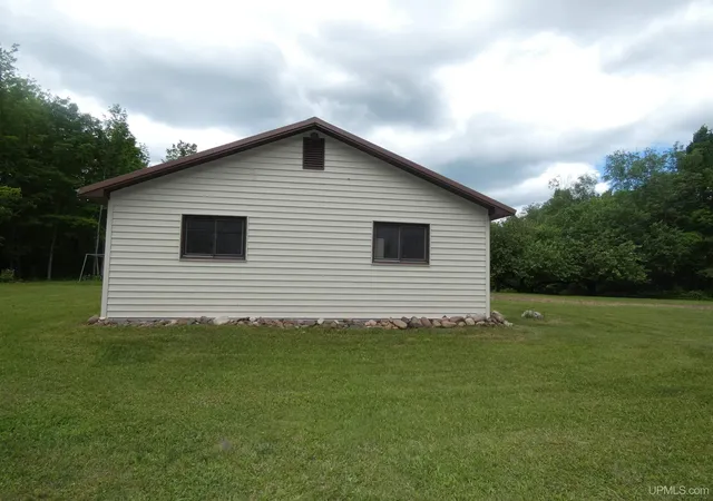 Homes for sale in Bruce Crossing, MI | 13419 Gauthier Rd, Bruce Crossing, MI 49912 | MLS# 50212526