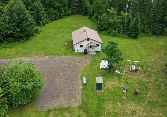 Homes for sale in Bruce Crossing, MI | 13419 Gauthier Rd, Bruce Crossing, MI 49912 | MLS# 50212526