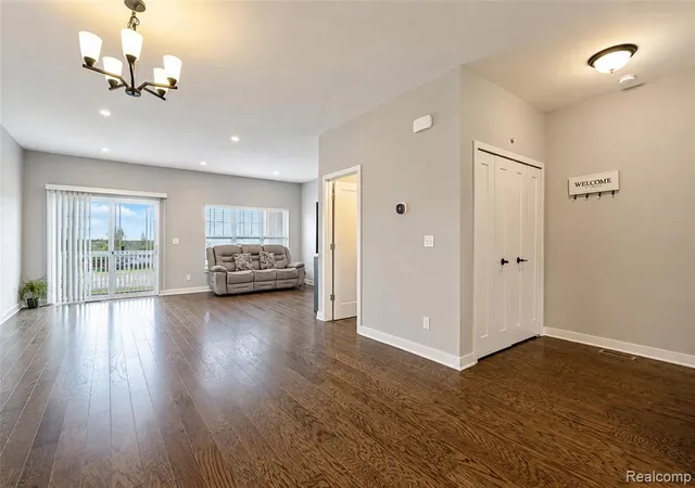 3rd image of 41626 Orianna Ln, Novi, MI 48375