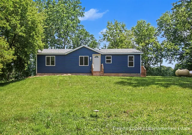 Homes for sale in Fennville, MI | 1465 64Th St, Fennville, MI 49408 | MLS# 70543401