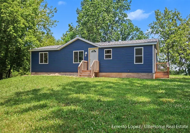Homes for sale in Fennville, MI | 1465 64Th St, Fennville, MI 49408 | MLS# 70543401