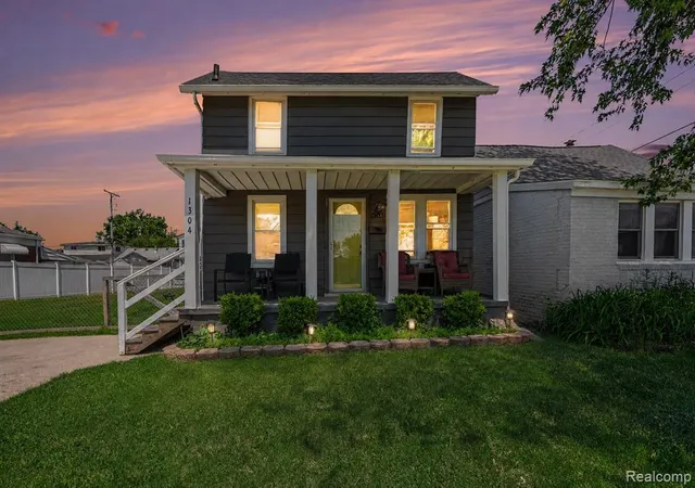 1st image of 1304 Stewart Ave, Lincoln Park, MI 48146 | MLS# 60999427