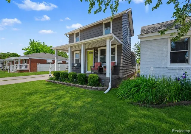 2nd image of 1304 Stewart Ave, Lincoln Park, MI 48146 | MLS# 60999427