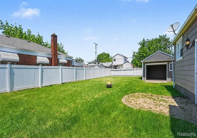 3rd image of 1304 Stewart Ave, Lincoln Park, MI 48146 | MLS# 60999427