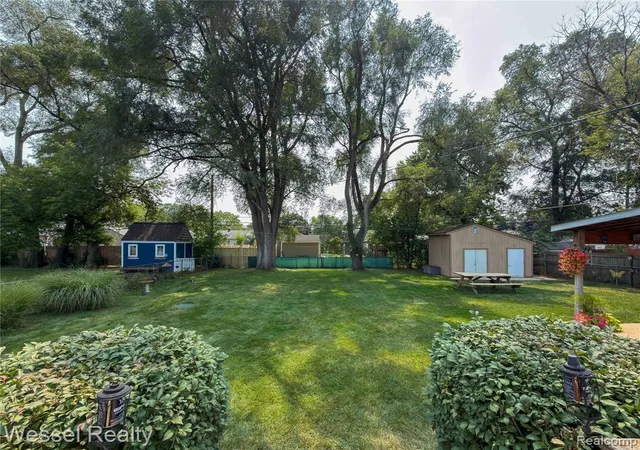 Photo 4 of Single family home for sale at 2444 Howe St, Shelby Township, MI 48317 | MLS# 61020203 | Listing updated on 2026-08-28