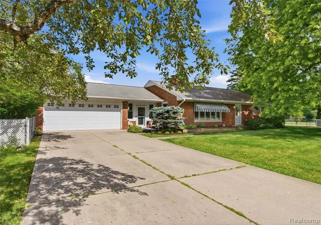 Homes for sale in Rochester Hills, MI | 24 Nevada Ave, Rochester Hills, MI 48309 | MLS# 61002977