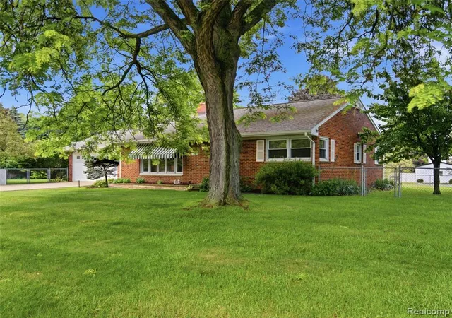 Homes for sale in Rochester Hills, MI | 24 Nevada Ave, Rochester Hills, MI 48309 | MLS# 61002977