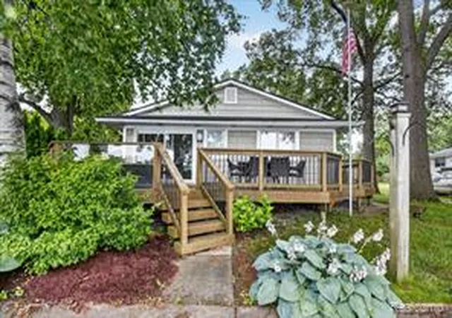 Homes for sale in White Lake, MI | 35 N Hulbert St, White Lake, MI 48386 | MLS# 61008887
