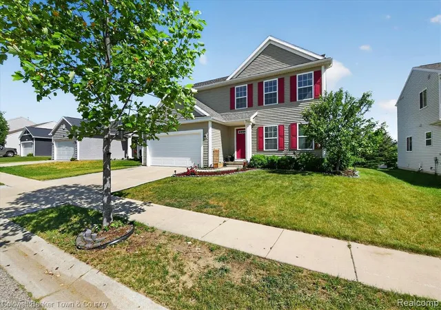 Homes for sale in Fowlerville, MI | 8604 Swartz River Dr, Fowlerville, MI 48836 | MLS# 61000616