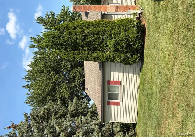 1st image of 6580 Norton Dr, Troy, MI 48085 1632 | MLS# 61023431