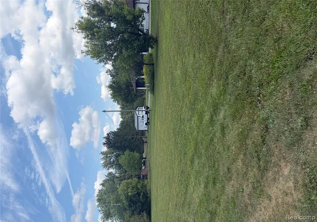 5th image of 6580 Norton Dr, Troy, MI 48085 1632 | MLS# 61023431