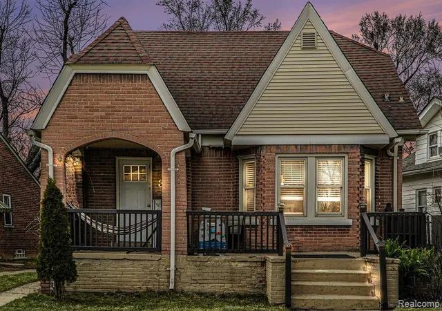 1st image of 39 Neome Dr, Pontiac, MI 48341 1133 | MLS# 60978365