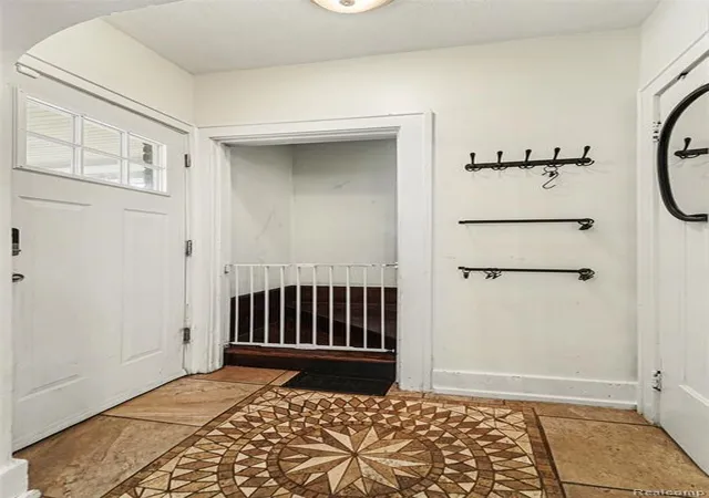 Photo 4 of Single family home for sale at 39 Neome Dr, Pontiac, MI 48341 1133 | MLS# 60978365 | Listing updated on 2026-08-25