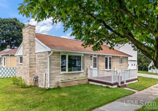 Photo 1 of Sale Pending at 1020 S 18th Street, Escanaba, MI 49829 | MLS# 50199195 | Listing updated on 2026-09-08