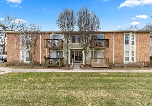 Homes for sale in Northville, MI | 705 Randolph St, Northville, MI 48167 1444 | MLS# 60976214
