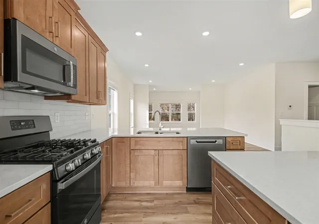 Listing Photo 4 - Condo for sale in building located at 2785 W Cobblestone Ct, Grand Rapids, MI 49512