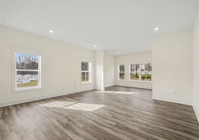 Listing Photo 5 - Condo for sale in building located at 2785 W Cobblestone Ct, Grand Rapids, MI 49512