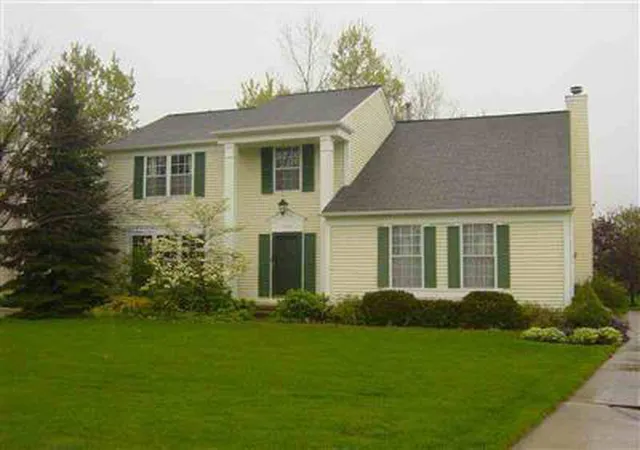 Single Family Residence at 1753 Dawncrest Dr, West Bloomfield, MI 48324 | MLS# 20258834 |  | Sold on 2007-08-31