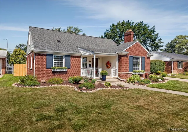 Photo 2 of Single family home for sale at 4444 Samoset Rd, Royal Oak, MI 48073 6228 | MLS# 61024848 | Listing updated on 2026-09-13