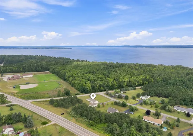 Photo 2 of Single family home for sale at 2020 Lakeview Ln, Alanson, MI 49706 | MLS# 70555591 | Listing updated on 2026-09-21