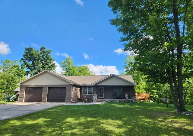 Homes for sale in Le Roy, MI | 18274 200th Ave, Le Roy, MI 49655 | MLS# 70509782