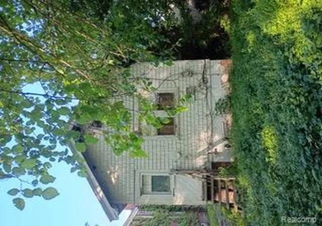 11th image of 229 Chalmers St, Detroit, MI 48215 | MLS# 61005333