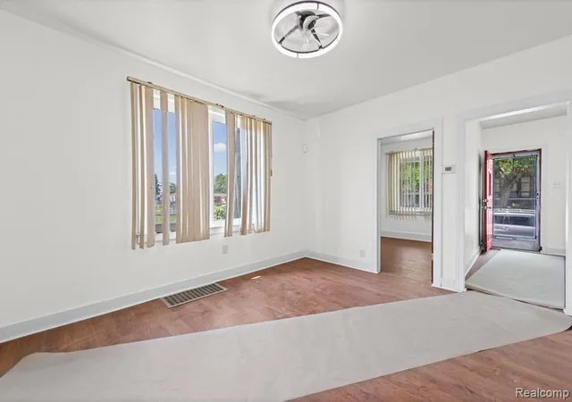 Listing Photo 4 - Condo for sale in building located at 12826 Bloom St, Hamtramck, MI 48212 2466