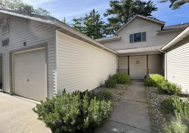 Homes for sale in Prudenville, MI | 207 White Deer Trl #11, Prudenville, MI 48651 | MLS# 80065283