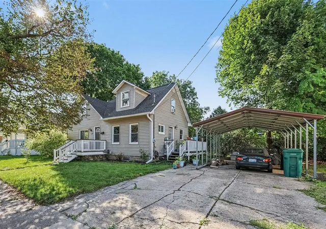 Photo 3 of Single family home for sale at 125 W Randolph St, Lansing, MI 48906 | MLS# 70554815 | Listing updated on 2026-10-15