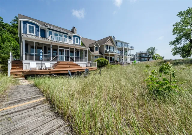 1st image of 158 Grand Blvd, Benton Harbor, MI 49022 | MLS# 70480514