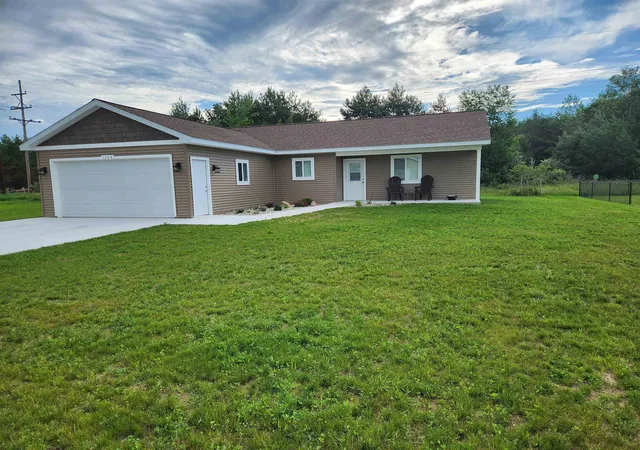 Homes for sale in Gladwin, MI | 1208 Pheasant Run Dr, Gladwin, MI 48624 | MLS# 50213642