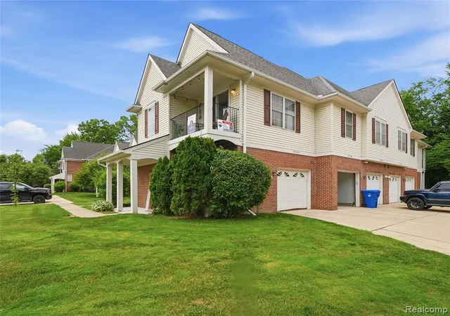 Homes for sale in Waterford, MI | 2858 Cottonwood Dr Dr #Unit B, Waterford, MI 48328 | MLS# 61005793