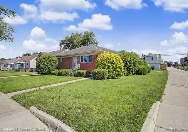 1st image of 1504 Mclain Ave, Lincoln Park, MI 48146 2356 | MLS# 61006838